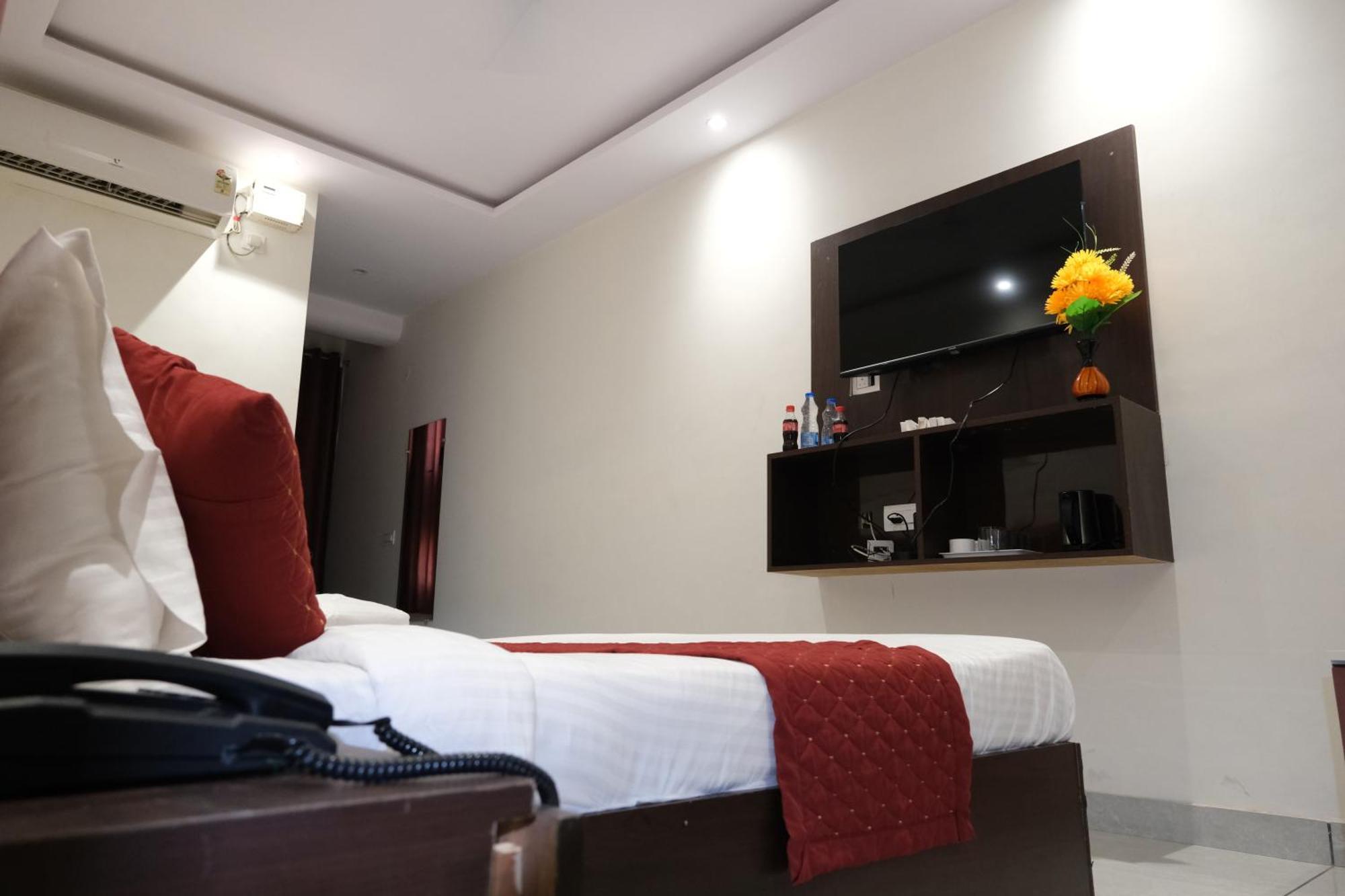 Hotel De Hocks Deluxe - Railway Station New Delhi