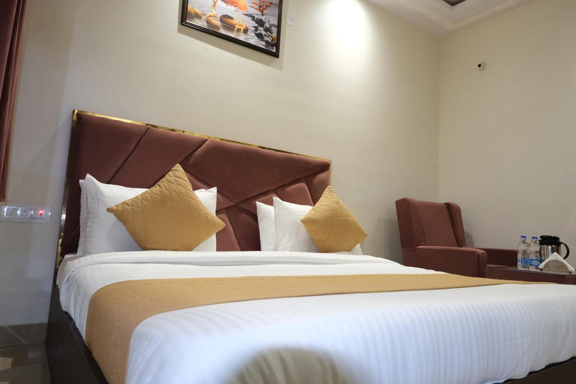 Hotel De Hocks Deluxe - Railway Station New Delhi