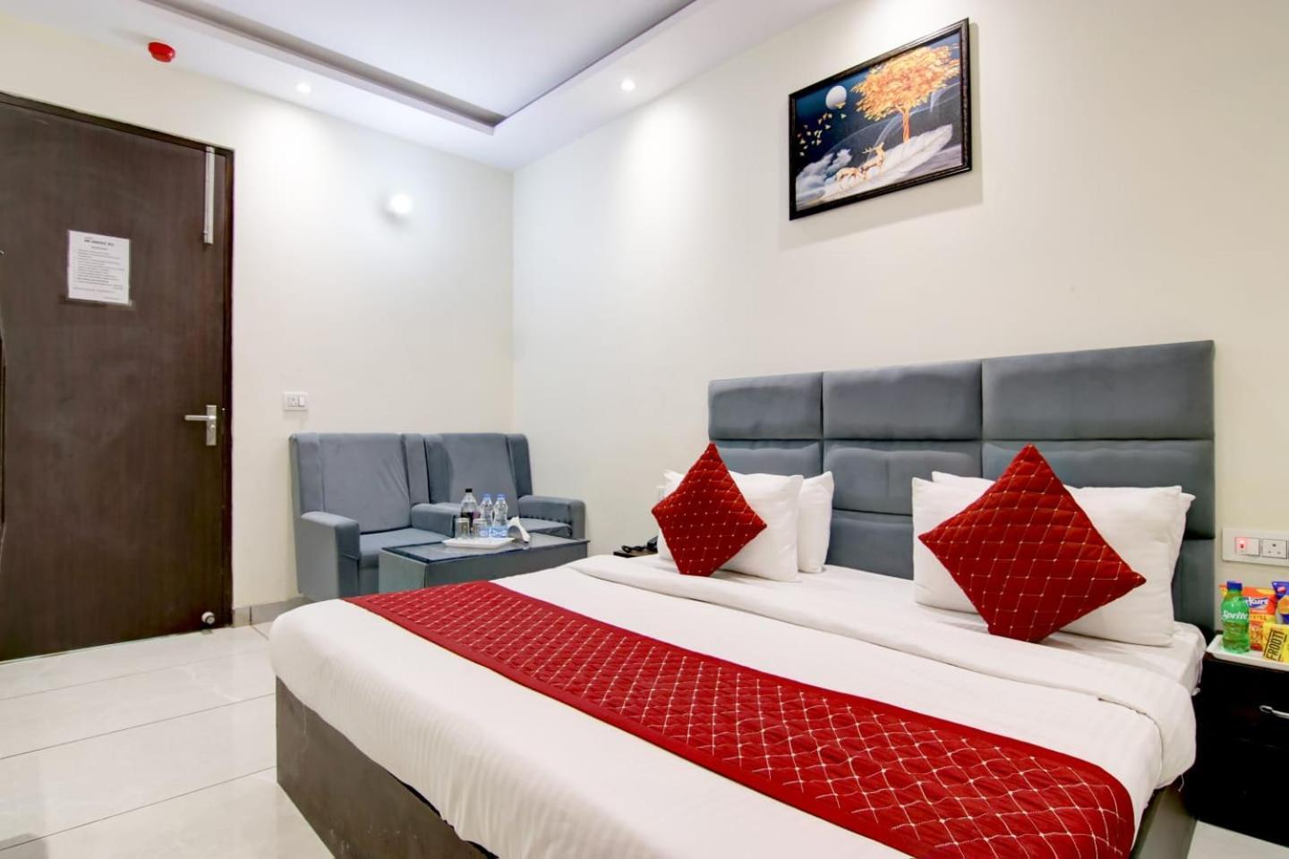 De Hocks Deluxe - Railway Station Hotel